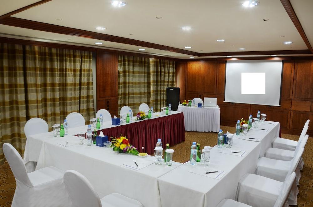 Swiss-Belhotel Sharjah Ngoại thất bức ảnh